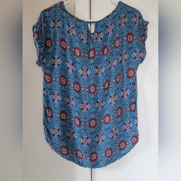 Pink Republic Short Sleeve Key Hole Tee - Picture 5 of 8